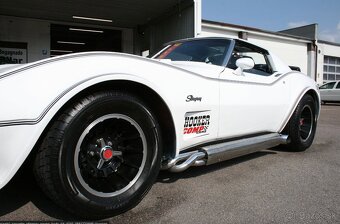 Chevrolet Corvette Stingray Coupé z roku 1974 - 11
