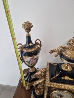 Porcelánové hodiny a vázy - 11