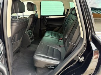 VW Touareg 3.0 TDI DSG 4Motion - 11