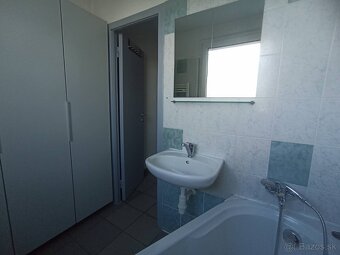 November: 3izb byt s čiastočným zariadením na Poľnej ceste - 11