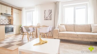 Jedinečný 2 izbový byt s balkónom Ul. Rudnaya Prievidza 61 m - 11