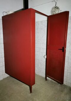 Bojlery, pisoáre, umývadlá, WC kabínky. - 11