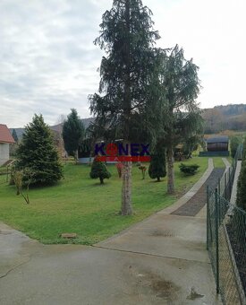 Záhrada so záhradným domčekom - JASENOVCE - 11