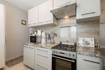 Ponúkam na predaj 3 izbový byt na Sídlisku Dargovských hrdin - 11