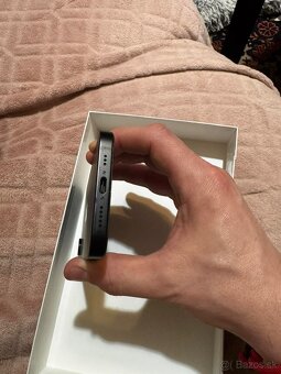 Predám Iphone Apple 16e -128MG -čierny ( ako nový) - 11