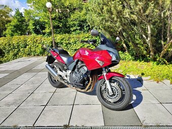 Honda CBF600 v peknom stave - 11
