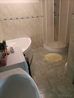 Predáme 4 izbový dom s kuchyňou, kúpeľnou a WC - 11