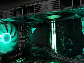 Ryzen 7 7800X3D\32GB\RTX 3080Ti\SSD\1000W Zdroj - 11