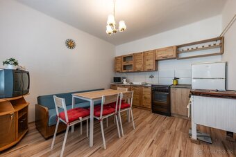 Na predaj útulný rodinný dom v obci Štvrtok - REZERVOVANÉ - 11