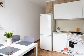 Predaj veľkého 2izb bytu s predzáhradkou - Galanta - 11