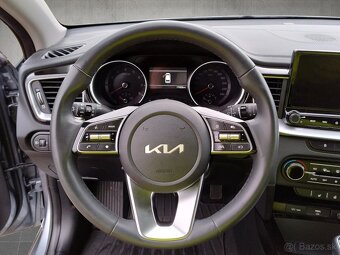 Kia Ceed SW 1.5 T-GDi M6 GOLD - 11