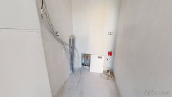 Na predaj 4-izbová bytová jednotka s vlastným pozemkom v obc - 11