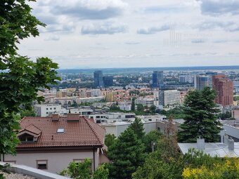 SRA | Koliba – veľkorysý pozemok, zdravá stavba a adresa, kt - 11