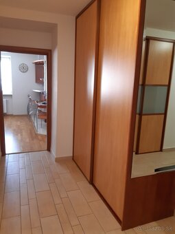 Dám do prenájmu 3 izb. byt ,105 m2, tehla , pri Centre mesta - 11