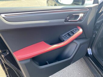 Porsche Macan model 2024 - 11