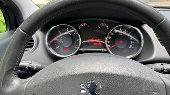 Peugeot 3008 1.6 HDi - 11