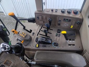 John Deere 6130M - 11