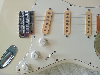 52 až 55 ročná vintage Maya Stratocaster (70. roky) Japan - 11