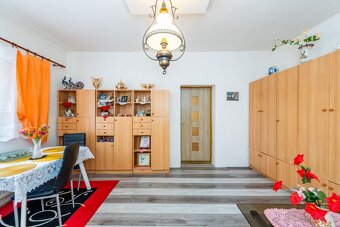 Na predaj 3 izbový rodinný dom nachádzajúci sa v obci Družst - 11