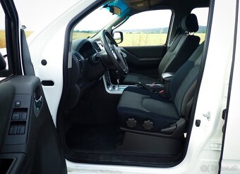 NISSAN NAVARA 2.5Dci 140kW 2014 ZADNA UZAVIERKA , AUTOMAT - 11