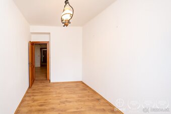 BOSEN | Kompletne zrekonštruovaný 3-izbový byt so zaskleným  - 11