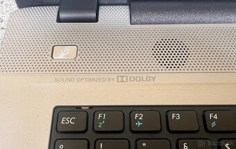 Medion (MSI) / Intel i3-6100U / 8GB RAM / 256GB SSD / 17.3" - 11