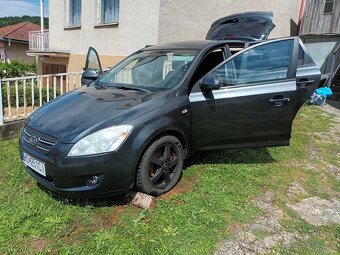 Kia Ceed - 11