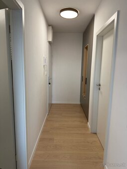 Moderný 2 izb. byt Na Rendezi, BA III s parkovaním v cene - 11
