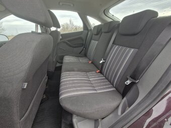Ford Focus 1.6i 74kw hatchback FL - 11