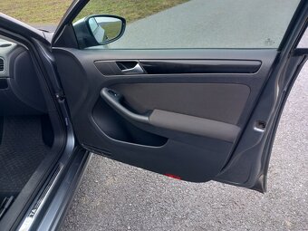VW Jetta 1.6 TDI DSG - 11