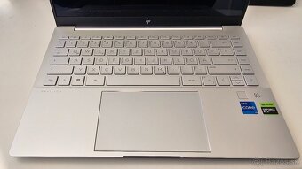 HP Pavilion Plus 14, 14", i7-1355U, RTX2050, OLED 2880x1800 - 11