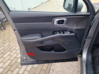 KIA SORENTO 2.2 CRDI PLATINUM, 7 MIESTNE, V ZÁRUKE - 11