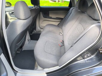 Kia Cerato 1,6 CRDi 2006, 84 kw diesel - 11
