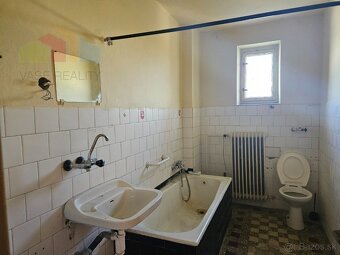 5 izbový rodinný dom Beluša - 11