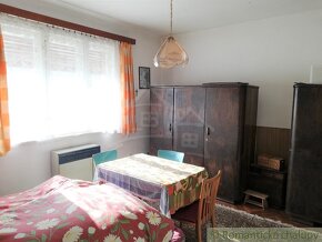 Dvojgeneračný 7 izbový rodinný dom v Trstíne na predaj - 11