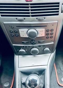 Opel Astra H GTC 1.6 benzin naj. len 132 000km - 11