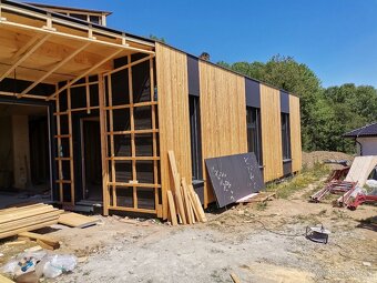 Montážnik montovaných drevostavieb, pomocný pracovník - 11