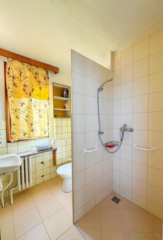 Dom s letnou kuchynkou v meste Žarnovica - 11