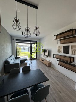 KRÁSNY 3 izb.rodinný dom v slepej ulici s veľkým záhradným d - 11