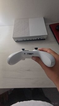 Xbox One S - 11