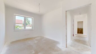 4 izbové rodinné domy priamo v centre obce Miloslavov, záhra - 11