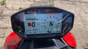 Ducati Streetfighter V2 - 11