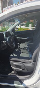 Hyundai Tucson 1.6i - 11