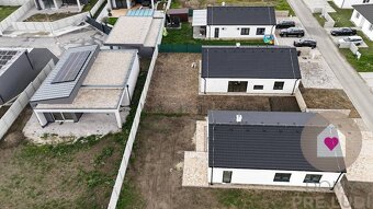 Krásny 4 izbový RD bungalov 92,26 m2 na pozemku 495 m2, Sene - 11