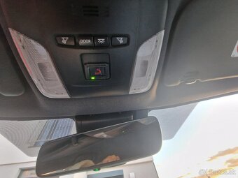 Predam Toyota Corolla Sedan GR Sport 2022 - 11