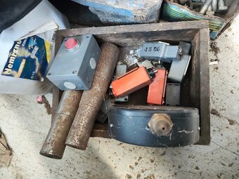 Rôzne Náhradné diely - 11