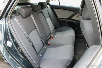 Toyota Avensis Combi 1.6 D-4D - 11