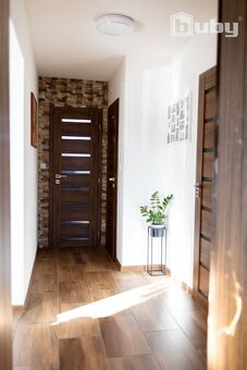 PREDAJ - 5 IZBOVÝ RODINNÝ DOM,BELUŠA, PÚCHOV, POZEMOK 726 m2 - 11