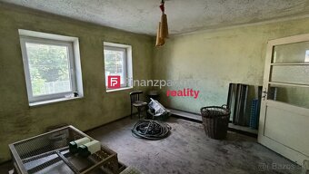 Starý dom na pozemku 2034m2, Sasinkovo, Hlohovec - 11