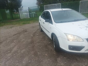 Predám Ford Focus mk2 sedan - 11